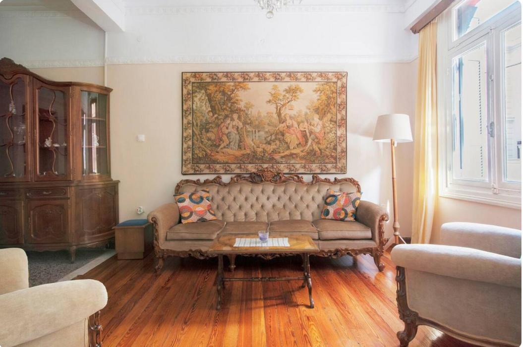 Neoclassical House In The Center Of أثينا المظهر الخارجي الصورة
